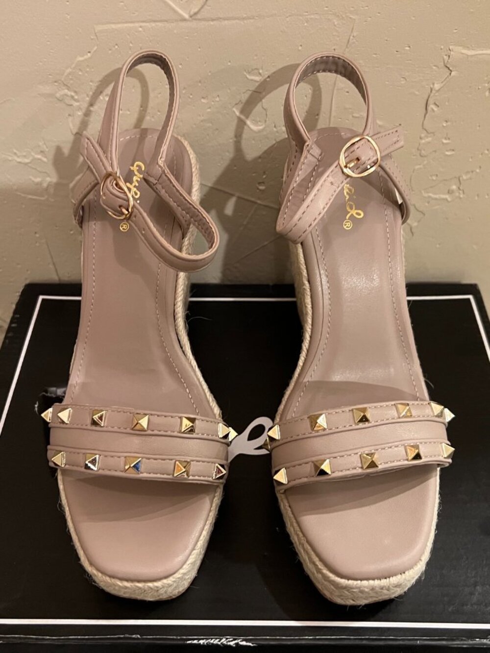 NEW Qupid Women's Studded Espadrille Wedge Sandals Women’s Tan Ankle Strap - 6.5